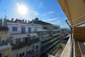 Property grounds - Athens top floor stylish 2 min walk to metro Panepistimio (Athina)