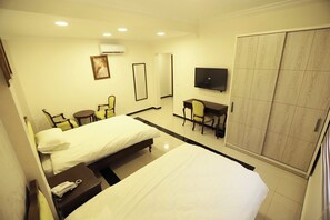 Dobbeltrom, ikke-røyk, rengjøring | Blendingsgardiner og wi-fi (mot et tillegg)