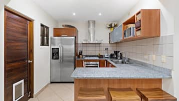 Condo, Garden View | Private kitchen