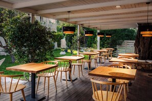 Free daily local cuisine breakfast 