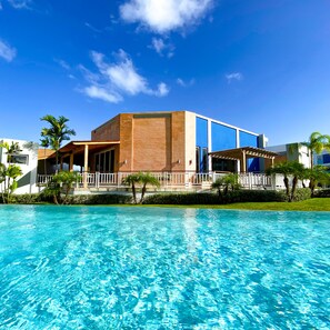 Outdoor pool - Cozy 1-bedroom condo with direct pool access, AC & Wi-Fi in Pleasant Punta Cana (Punta Cana)