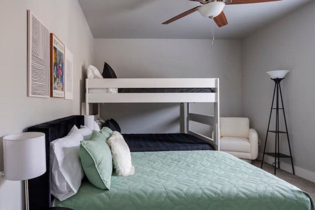 6 bedrooms, in-room safe, iron/ironing board, WiFi