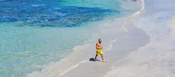  Playa Palmera Beach Front Apartments