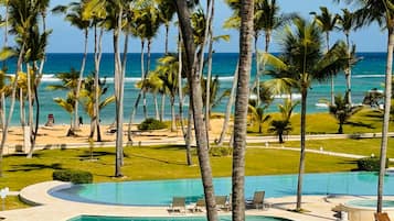 ๋๋ญ์ค ํํธํ์ฐ์ค | ํ
๋ผ์ค/ํํฐ์ค