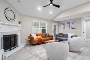 Smart TV, foosball - Modern Retreat w/ Hot Tub, Game Room & King Suite! & More (Springfield)