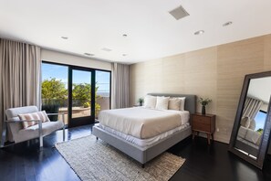 Hus Deluxe - utsikt mot staden | Skrivbord, arbetsyta för laptop och mörkläggningsgardiner