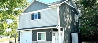 "Lil' Castle Pines" - Cozy 1-bedroom loft in quiet neighborhood!