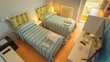 1 bedroom, desk, iron/ironing board, free WiFi