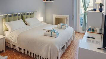 1 soverom, skrivebord, strykejern/-brett og wi-fi (inkludert)