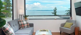 New Oceanfront Luxury Suite with a breathtaking view of downtown Vancouver,