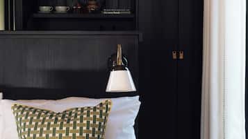 Twin Room | In-room safe, iron/ironing board, free WiFi