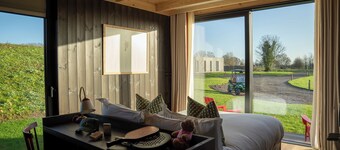 매드 스완스 인 더 멘딥스