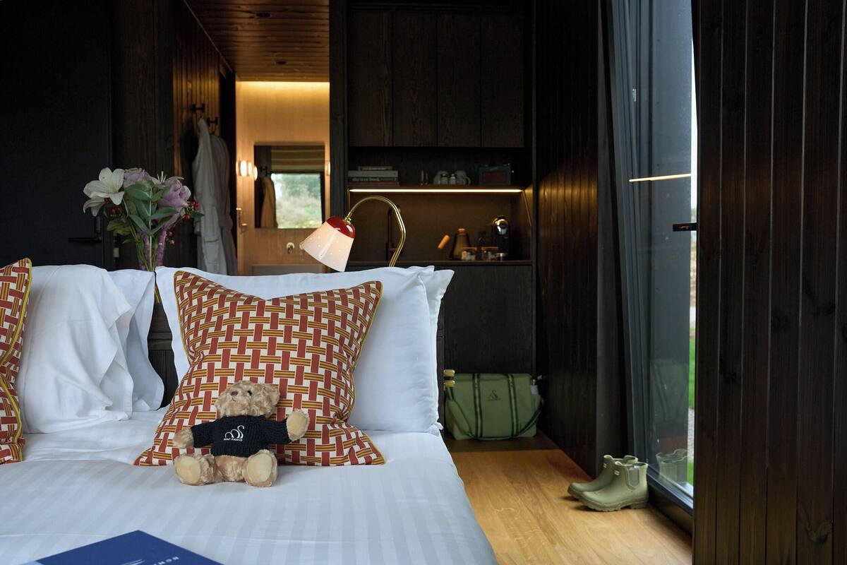 In-room safe, iron/ironing board, free WiFi