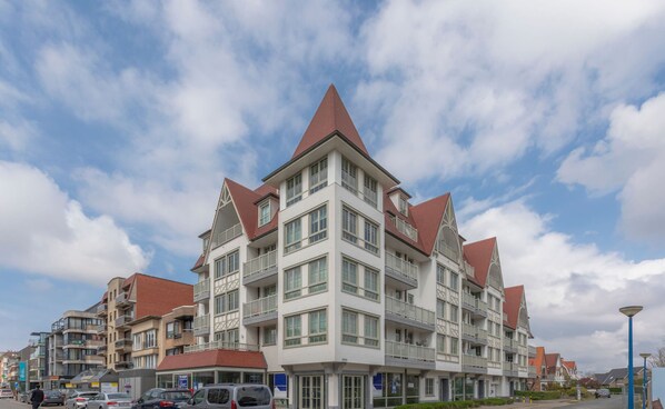Exterior - Modern Apartment in Heart of Sint Idesbald (Koksijde)