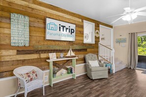 Exterior - The Love Shack (Panama City Beach)