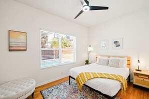 3 室のベッドルーム、デスク、アイロン / アイロン台、WiFi