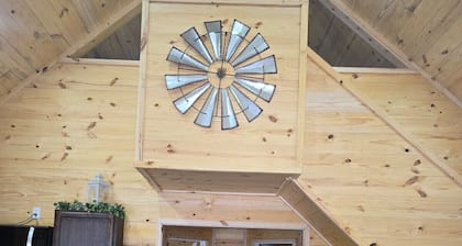 The Yellow Rose Cabin on Lake Granbury