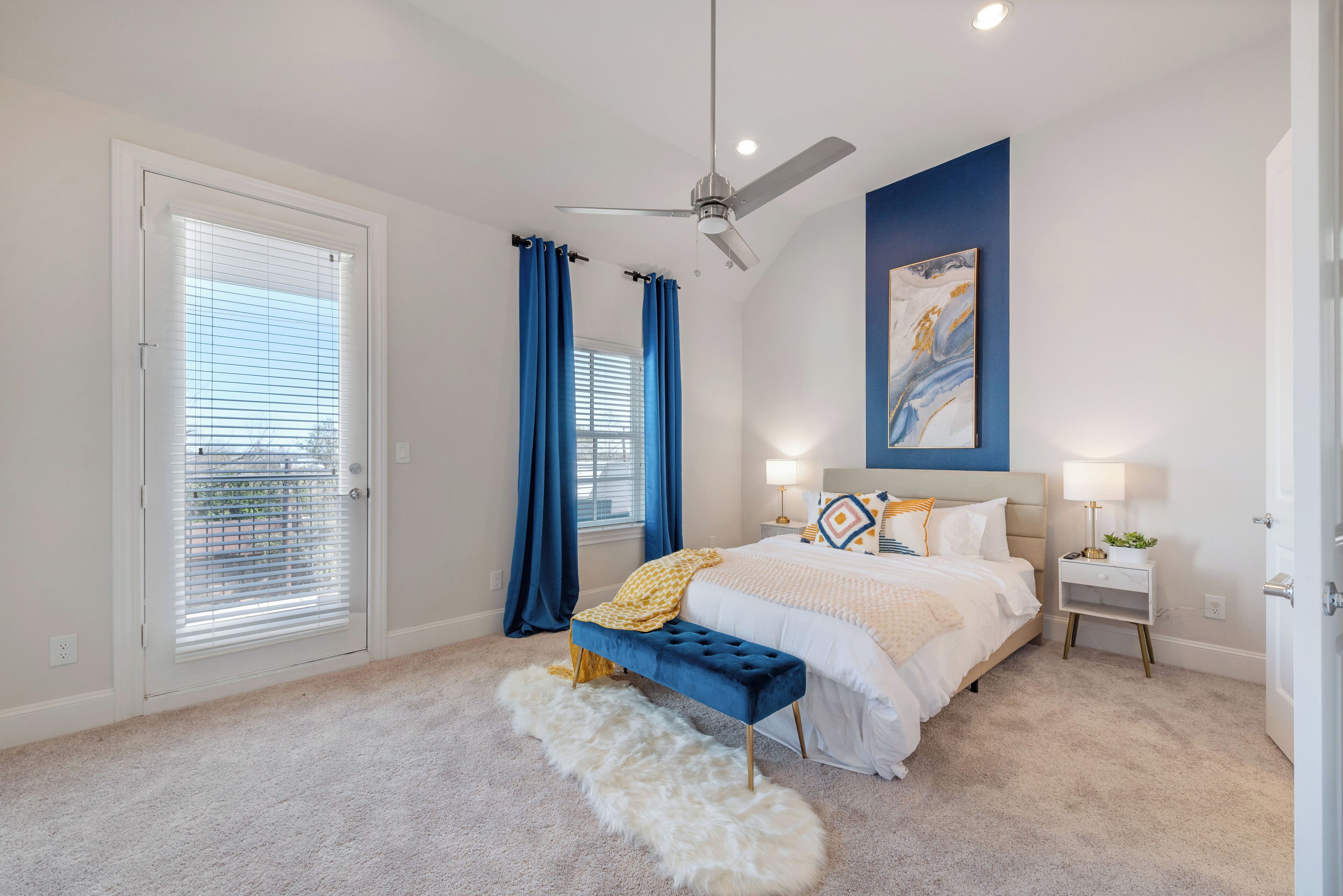 3 habitaciones, escritorio, tabla de planchar con plancha y wifi gratis 