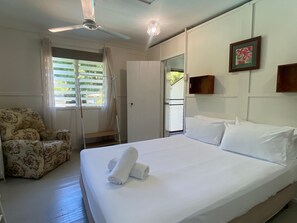 3 bedrooms, bed sheets