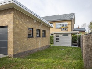 Bungalow | Garden - Pleasant Bungalow Near sea and Beach (Koksijde)