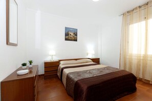 2 bedrooms, iron/ironing board - Comfortable and Spacious Apartment in Roses (Roses)