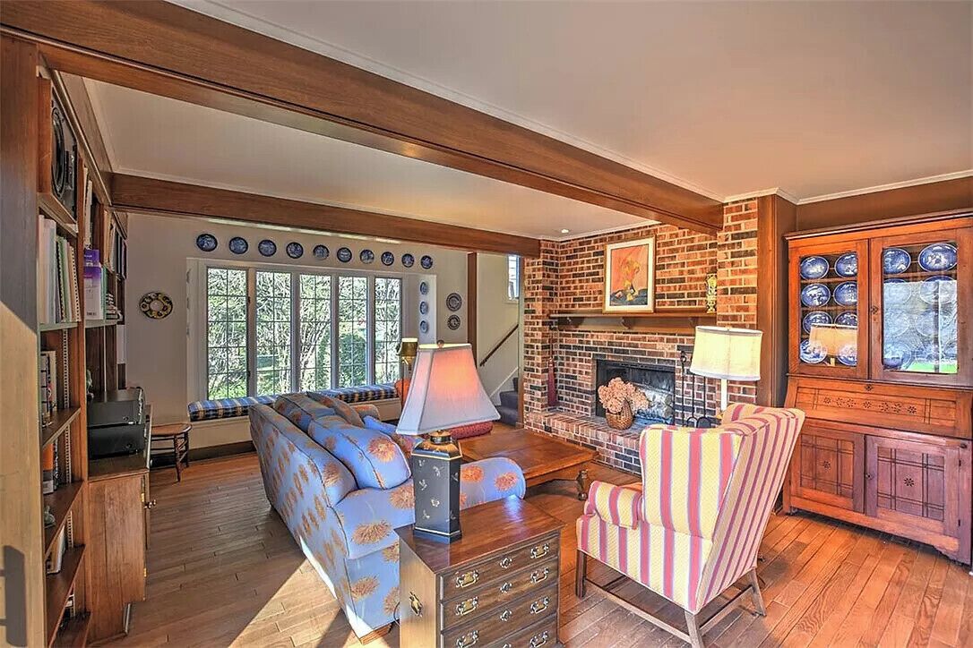 Smart TV, computer monitors