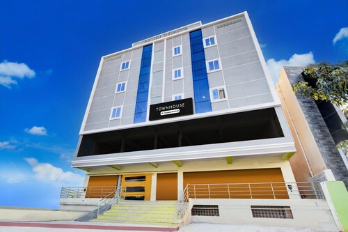 Elegant Stays Near LB Nagar Metro Station