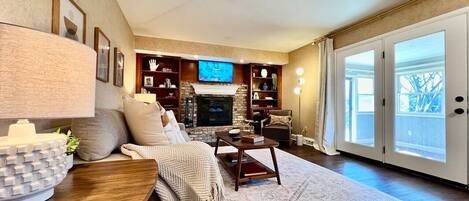 Televisión, chimenea