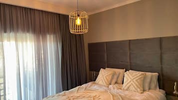 Comfort Room, 1 King Bed, City View | Free WiFi