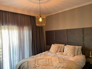 Comfort Room, 1 King Bed, City View | Free WiFi