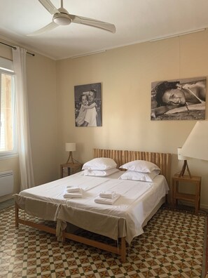 2 habitaciones, tabla de planchar con plancha, wifi y ropa de cama 
