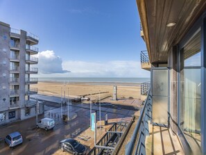 Apartment | Balcony - Luxurious Flat in Koksijde With sea View (Koksijde)