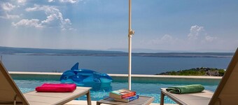 Fantastica finca a soli 480 metri dalla spiaggia con vista sul mare, piscina privata, lavatrice