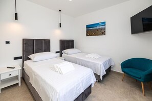 2 bedrooms, desk, free WiFi, bed sheets