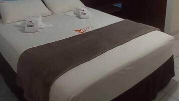 Quarto casal básico, 1 cama de casal