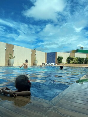 Kolam renang outdoor