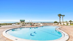 Pool - Emerald Towers 302 ~ Beach Front Resort (Destin)
