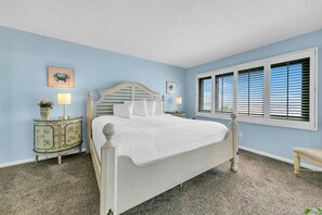 2 bedrooms, iron/ironing board, free WiFi, bed sheets - Emerald Towers 302 ~ Beach Front Resort (Destin)