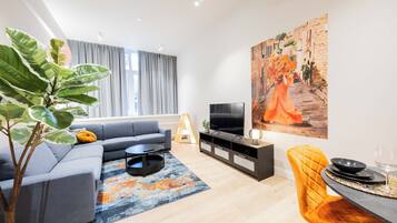 Apartment, 3 Bedrooms | Living area