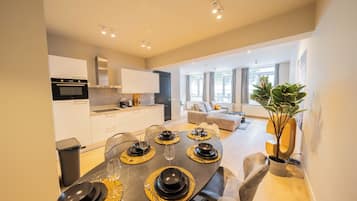 Apartment, 3 Bedrooms | Private kitchen