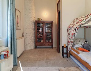 5 bedrooms, iron/ironing board, travel crib, WiFi