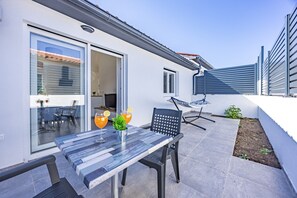 Apartment | Speisen im Freien