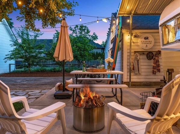 Outdoor dining