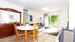 Unclassified image, 4 of 31, button - Apartment in Roses Near La Perola Beach (Roses)