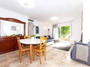 Apartment | Dining - Apartment in Roses Near La Perola Beach (Roses)