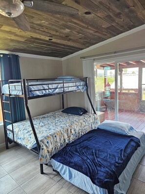 5 bedrooms, desk, iron/ironing board, travel crib