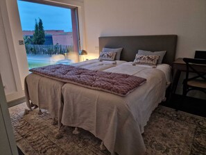 3 bedrooms, desk, iron/ironing board, free WiFi - Beach house in 5-star golf resort (Bom Sucesso Resort)