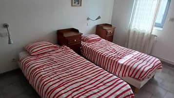 Appartement, 2 slaapkamers, keuken, uitzicht op rivier | Verduisterende gordijnen, geluiddichte muren