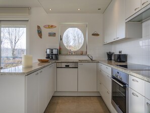 Apartment | Private kitchen - Spacious Apartment With Mill Views in Koksijde (Koksijde)
