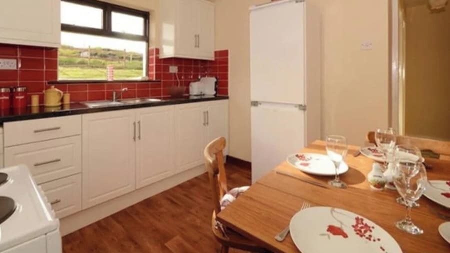 Sleep 6 Cottage -petsok, Selfcheck-in, Freeparking